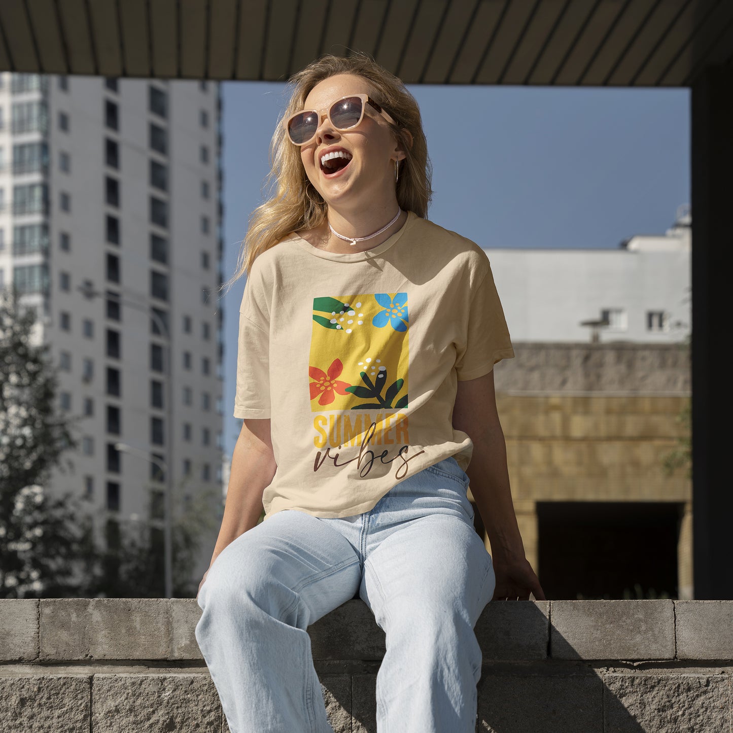 "Summer Vibes" T-Shirt – Color That Feels Like Summer