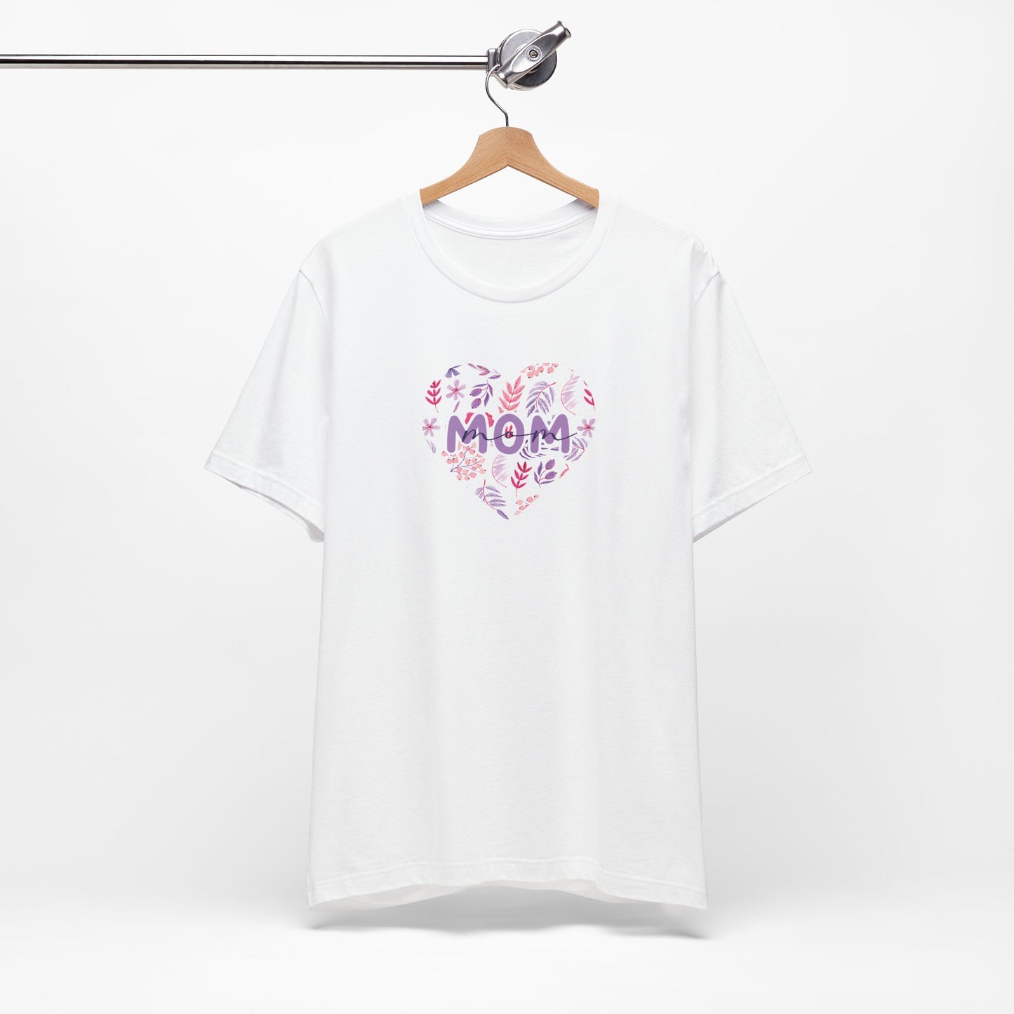Floral Mom Heart Graphic Tee for Women – Cute Gift Idea