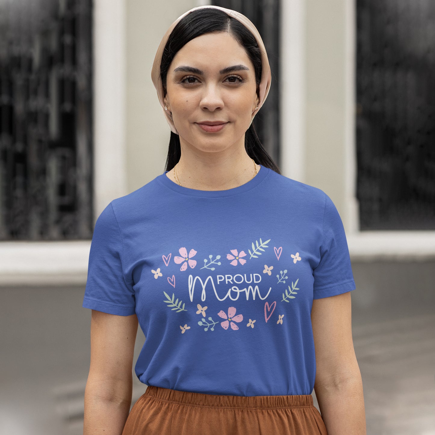 Proud Mom Flower Graphic Tee – Sweet Mother’s Day Shirt for Women