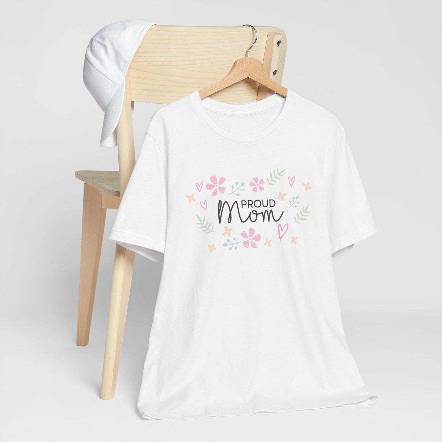 Proud Mom Flower Graphic Tee – Sweet Mother’s Day Shirt for Women